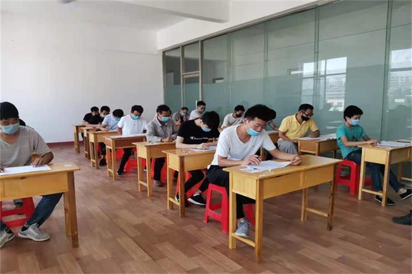 點擊查看詳細信息<br>標題：學員考試中 閱讀次數：4173